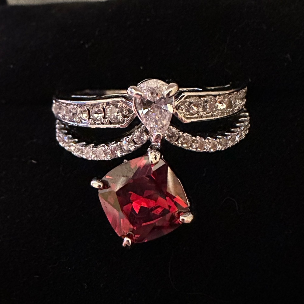 Costume jewelry ring - Ruby - size 6